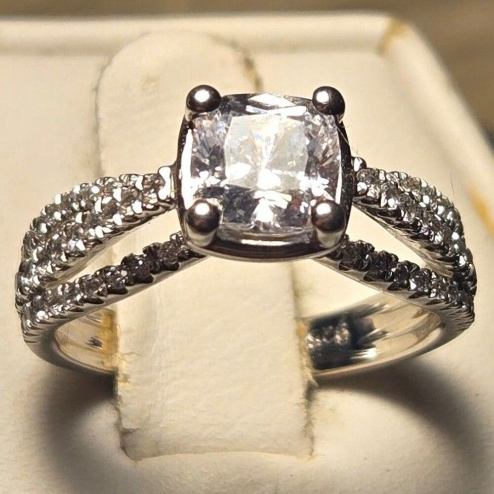 Romance Sparkles Vintage Sterling Silver Ring Sz 6